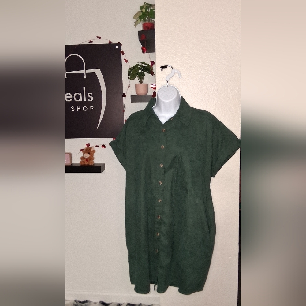 Green Button-Up Shirt - Picture 12 of 13